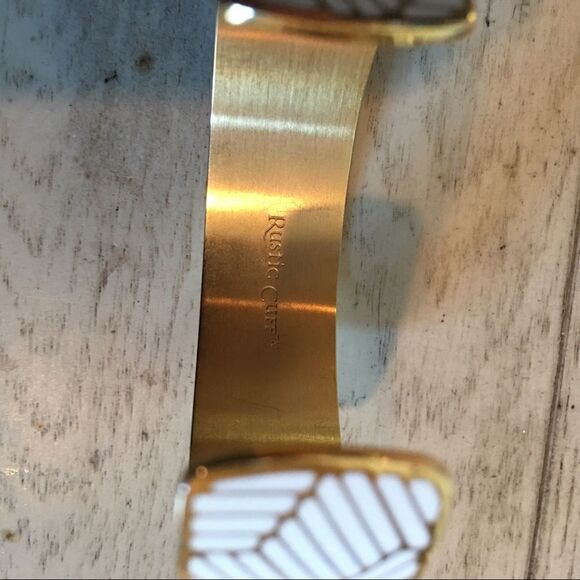 Rustic Cuff of the Month Jan 2018 - Gold Becca - Picture 2 of 6